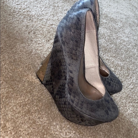 Heels - Picture 2 of 3